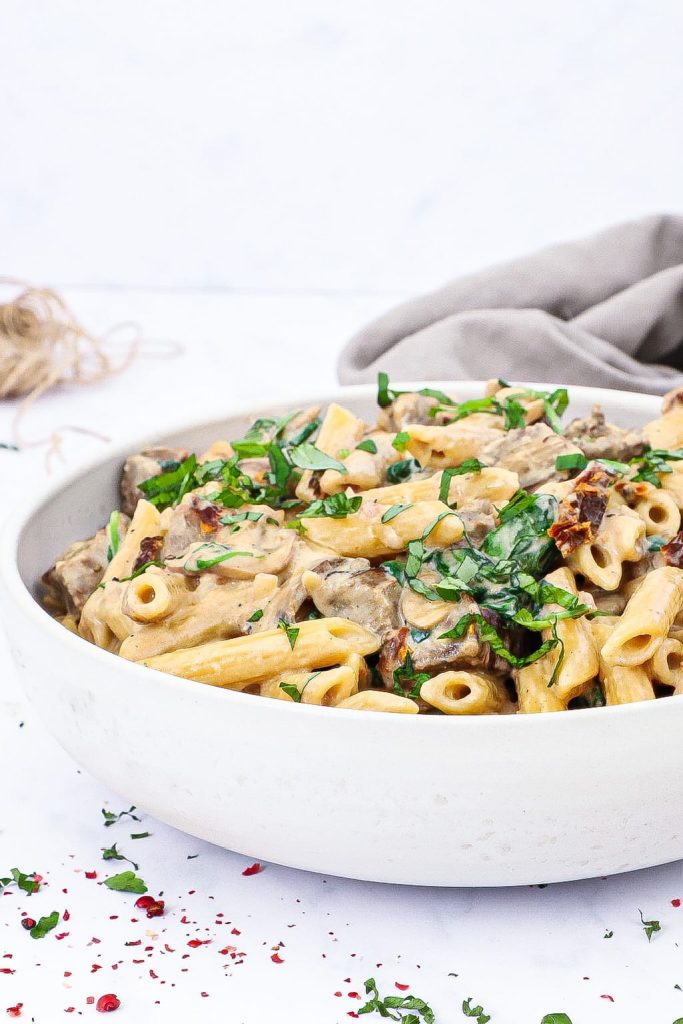 Pasta med oksemørbrad - Opskrift med svampe og mascarpone