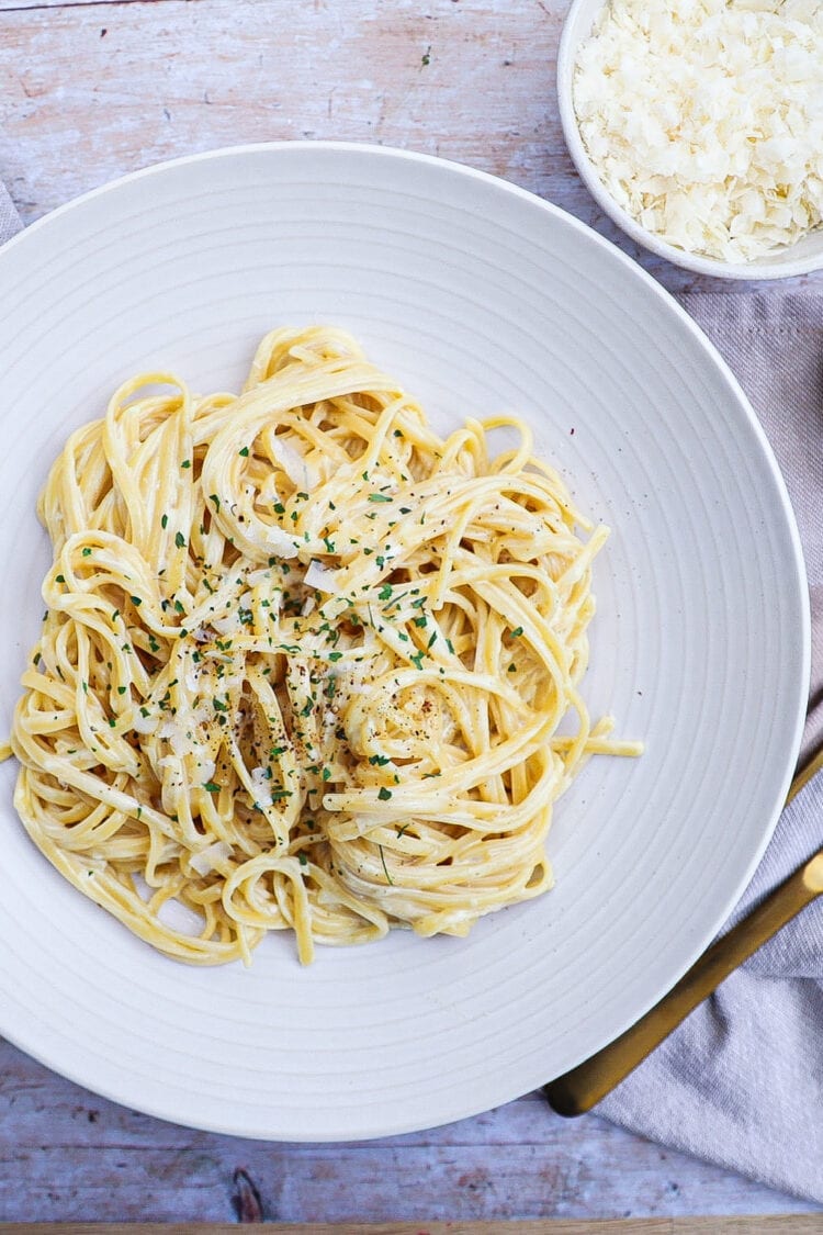 Pasta Alfredo Opskrift på nem og cremet Pasta Alfredo