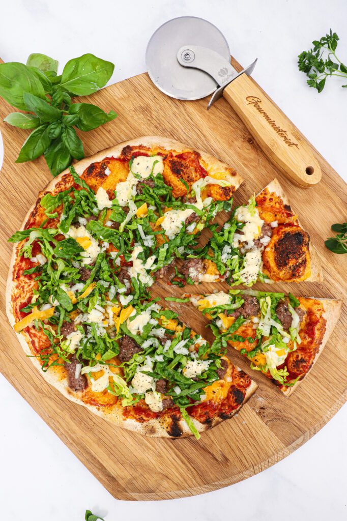 Bic Mac pizza - Opskrift på pizza med Big Mac topping