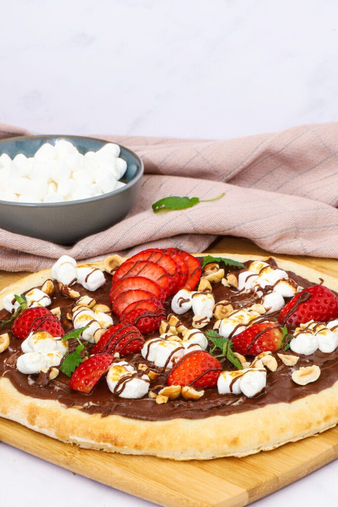 Nutellapizza - Opskrift på dessertpizza med chokolade