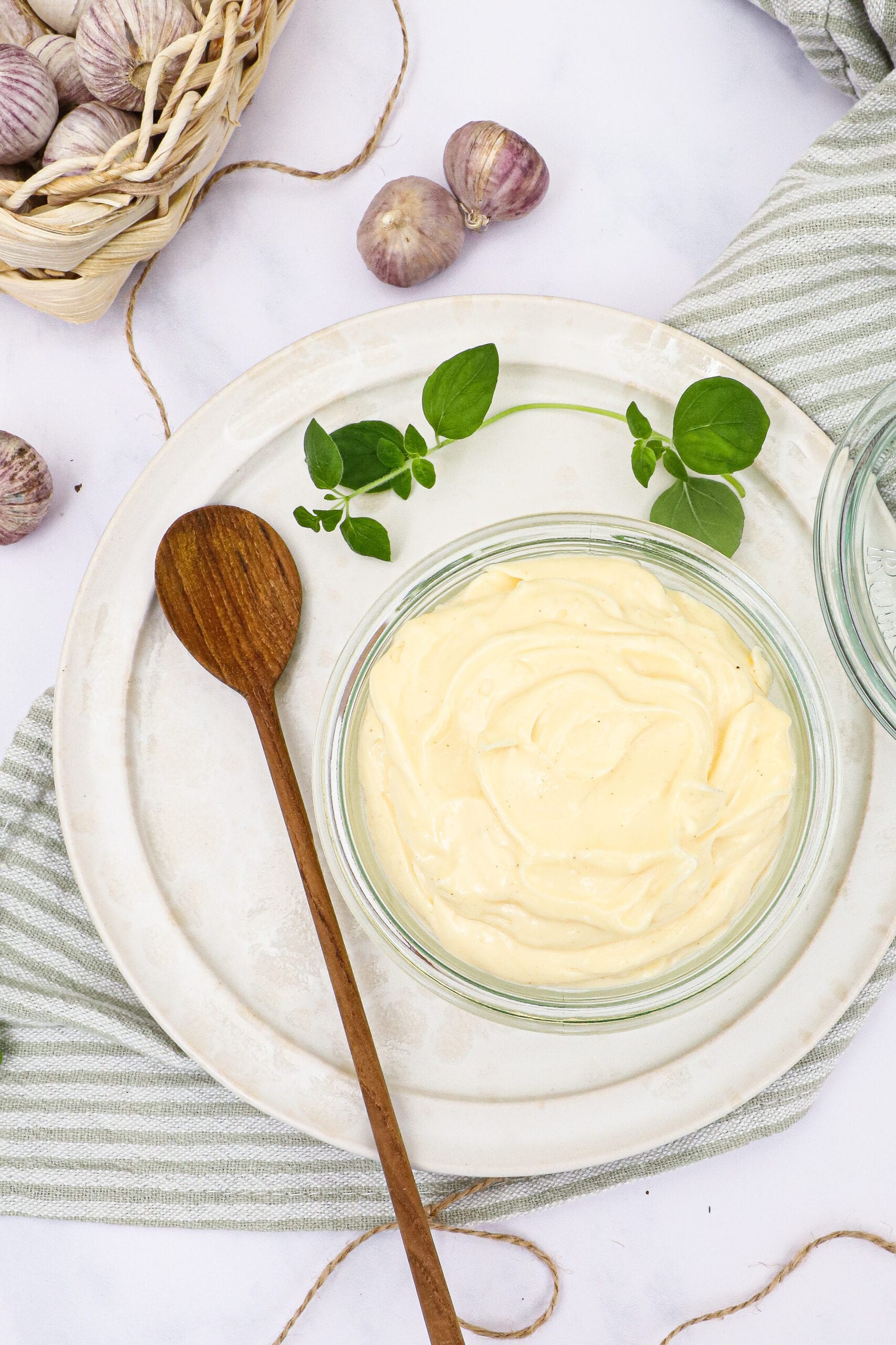 Hjemmelavet aioli Opskrift på nem hvidløgs mayonnaise