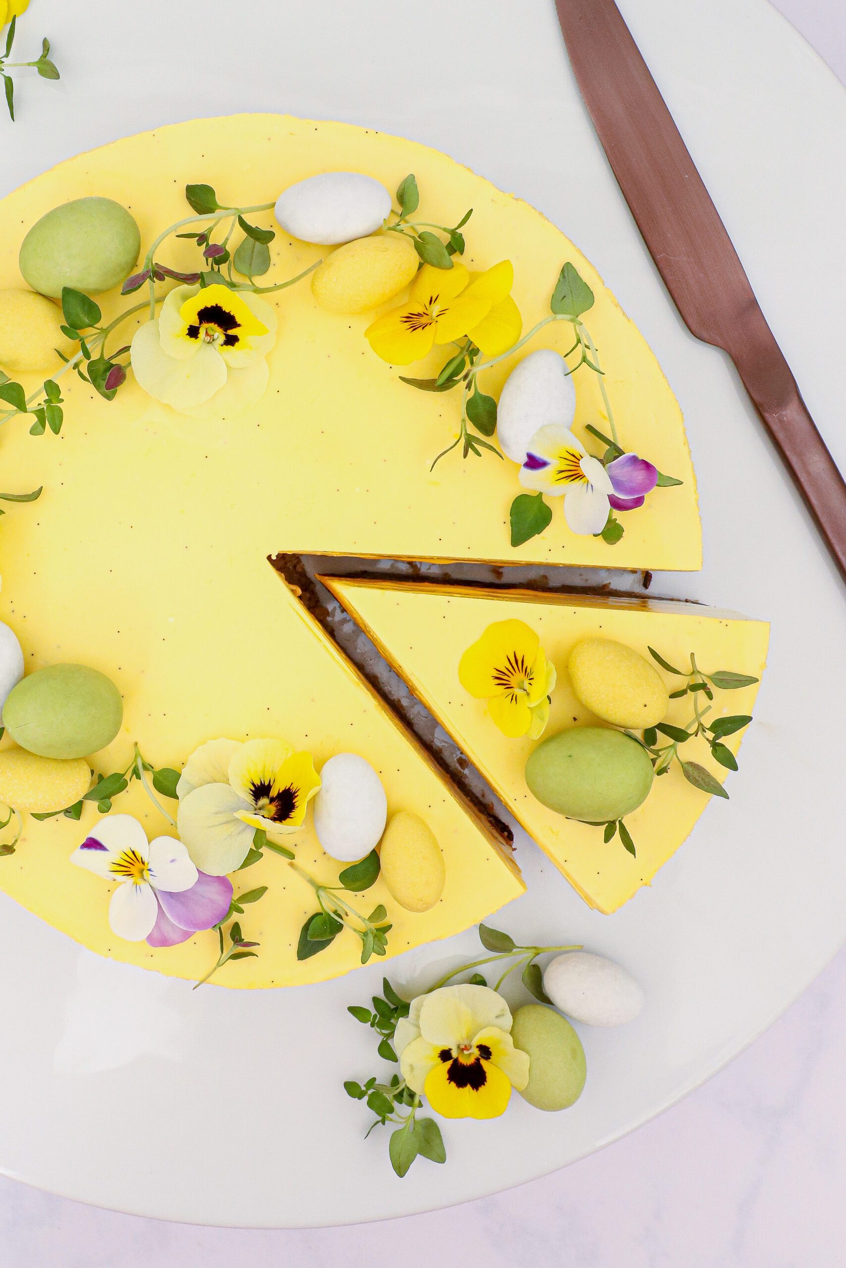 Cheesecake med citron, chokolade og marcipan - Påskekage