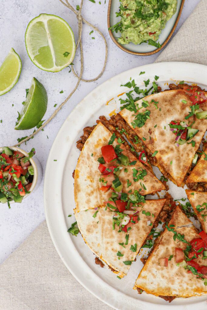 Quesadillas med oksekød - Opskrift på quesadillas med oksekød og pico de gallo